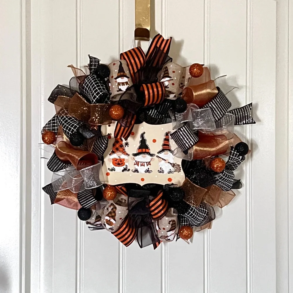 13 inch Halloween Ribbon Wreath Black & Linen Gnome MW12